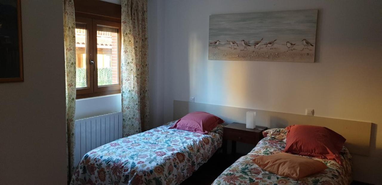 Paseo Del Saja I Y II Apartment Villanueva de la Peña Екстериор снимка